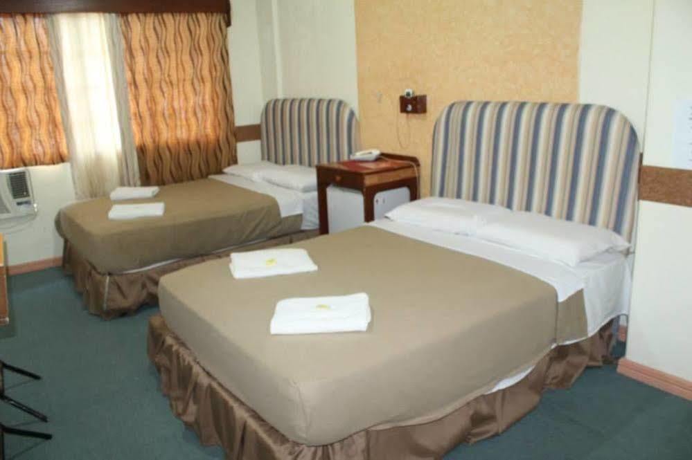 קגיאן דה אורו Golden Stallion Suites מראה חיצוני תמונה